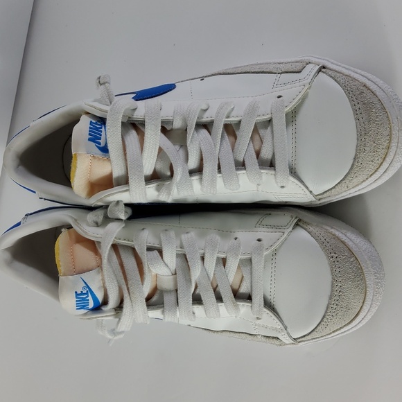 Nike White and Blue Athletic Sneakers Size 7 Men - Picture 2 of 8